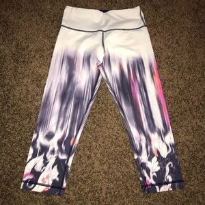 Fun Lulu Lemon Crop leggings